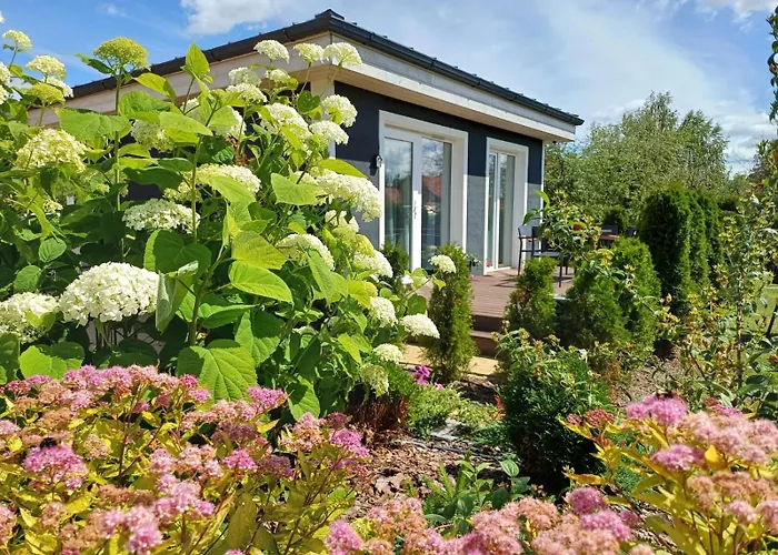 Family Garden House With Free Private Parking & Playground