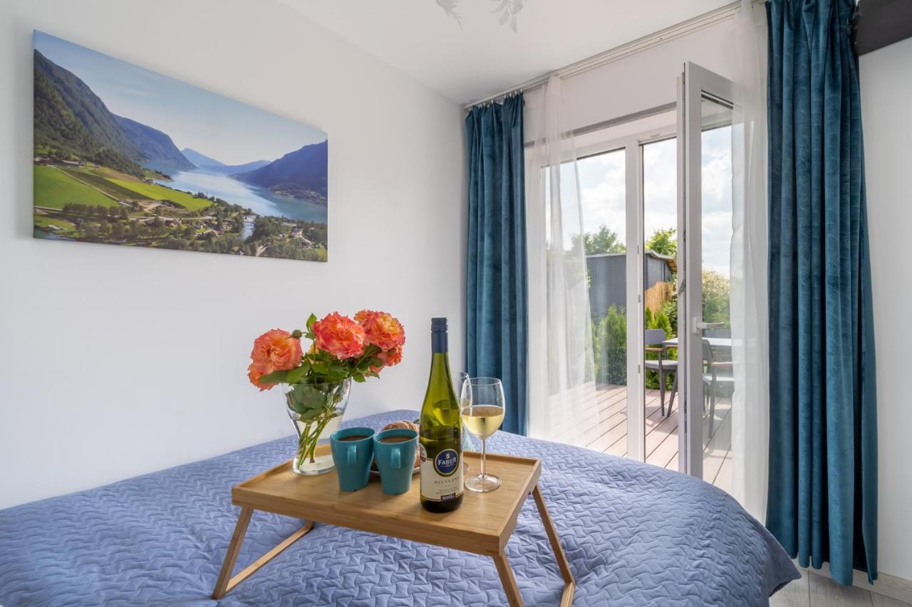 Loma-asunnot Family Garden House With Free Private Parking & Playground Riika
