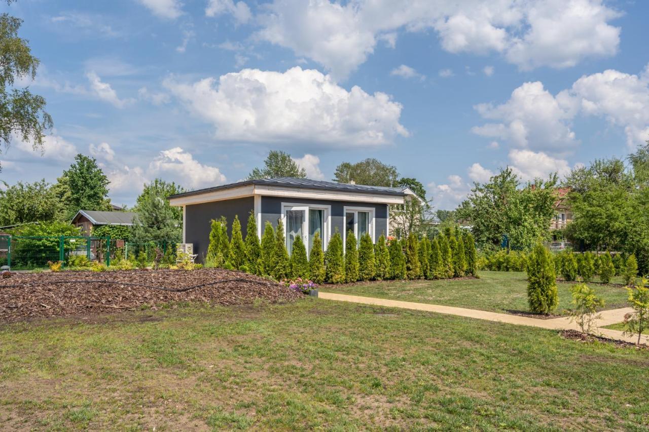 Family Garden House With Free Private Parking & Playground Loma-asunnot