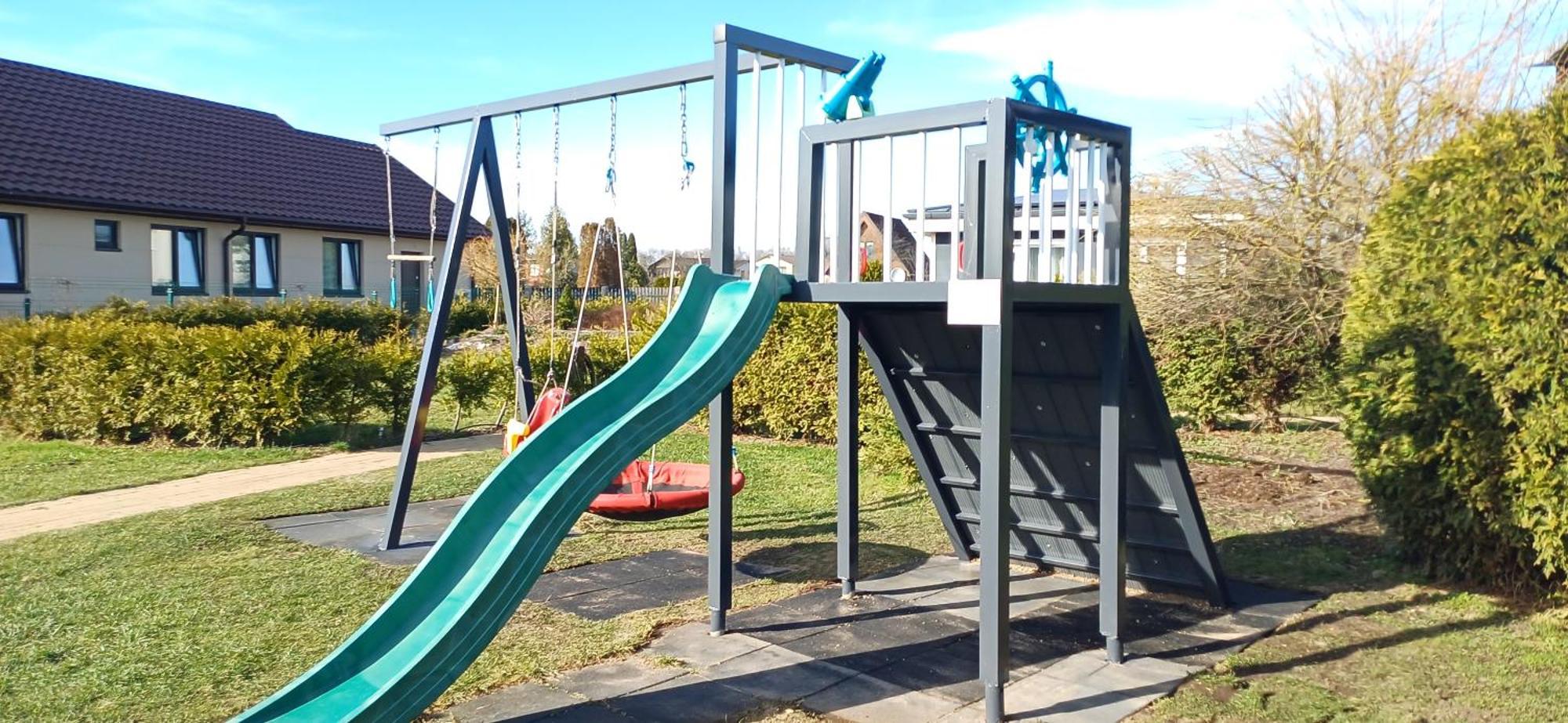 Loma-asunnot Family Garden House With Free Private Parking & Playground